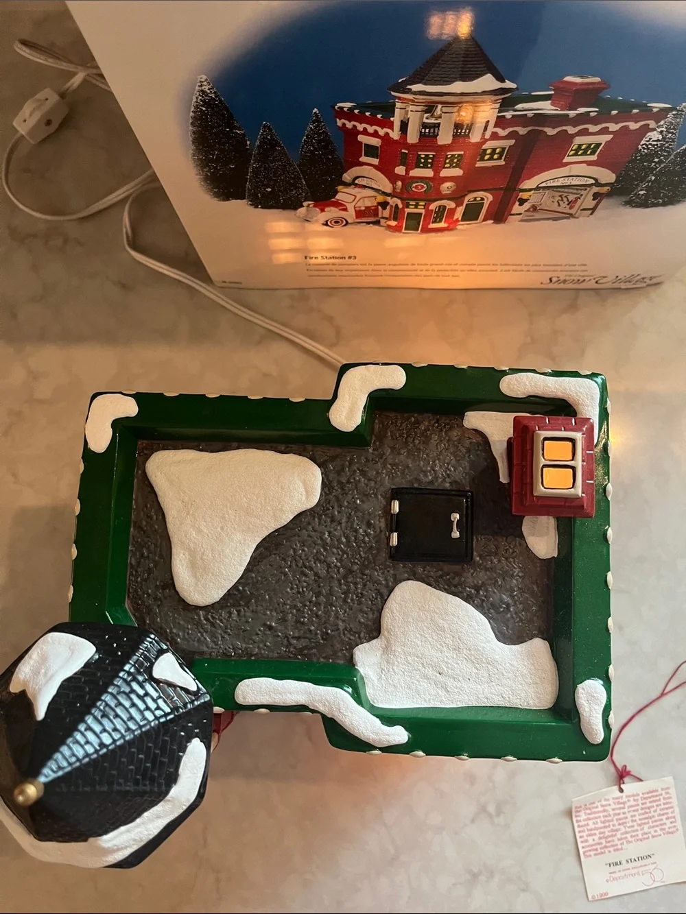 Department 56 Snow Village Fire Station #3 with Lighted Cord 54942 Retired w/Box